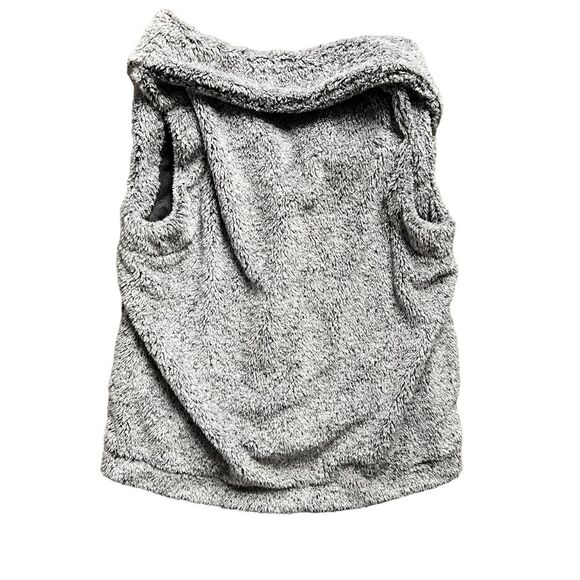 DYLAN By True Grit Gray Faux Fur Sherpa Vest Pockets Snap Women's size Medium - Picture 6 of 10